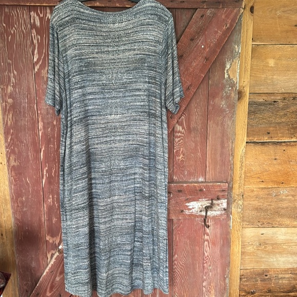 J. Jill Purejill gray pattern scoop neckline short sleeve stretch jersey midi. - Picture 4 of 5